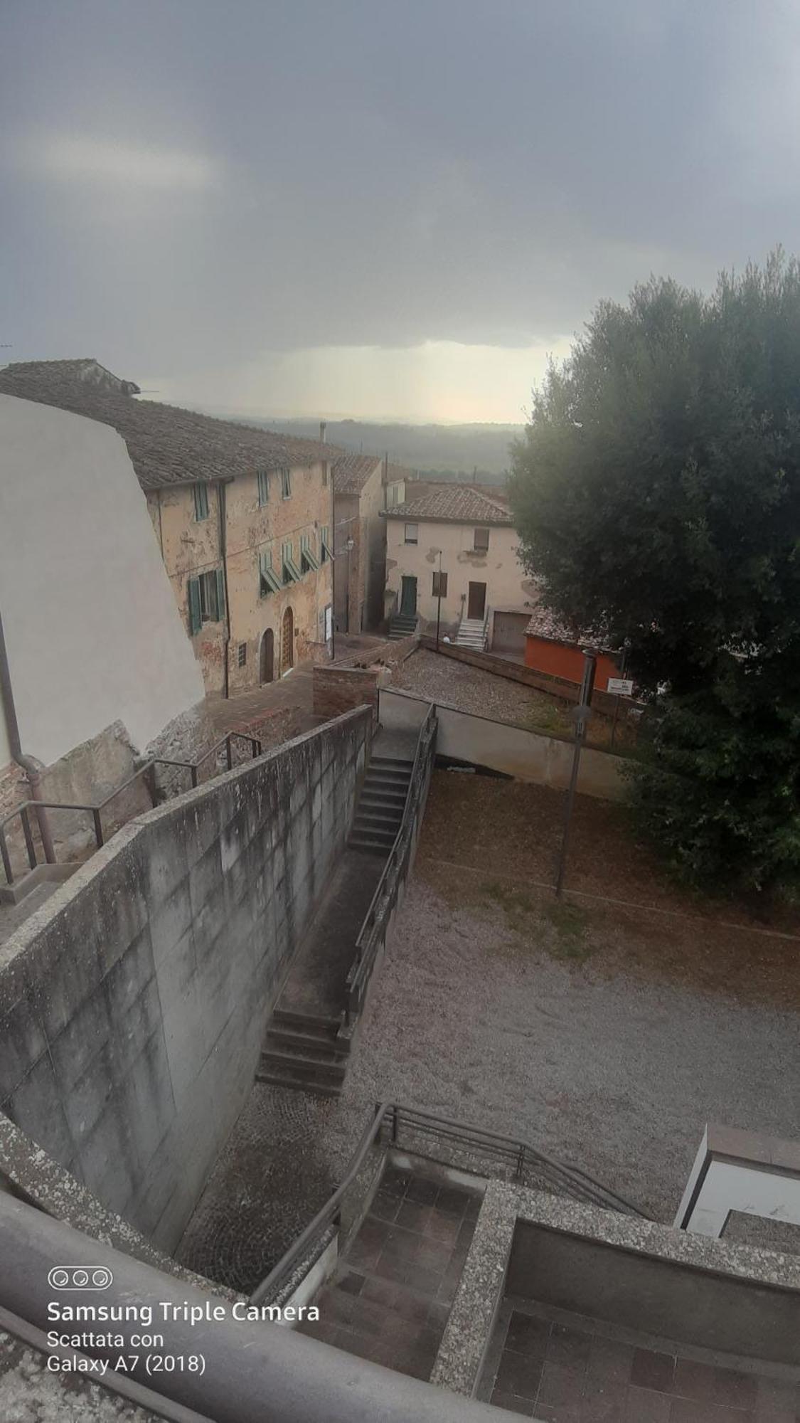 Il Paradiso Sopra Le Nuvole Peccioli Ruang foto